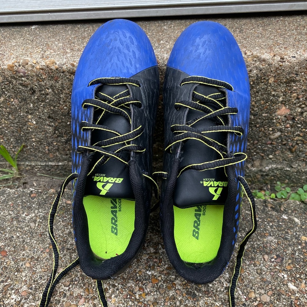 EUC Boys Brava Soccer Cleats